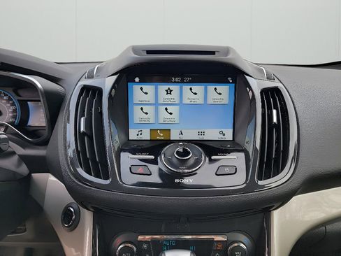 Used 2016 Ford C-MAX Energi SEL w/ Equipment Group 302A image 22