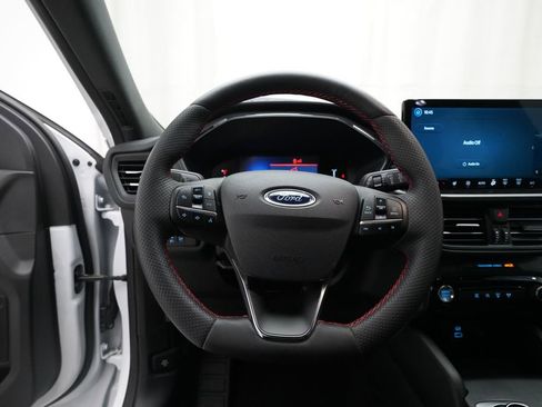 Used 2023 Ford Escape ST-Line w/ Tech Pack #1 AWD/4WD image 4