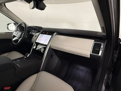 Certified 2025 Land Rover Discovery S AWD/4WD image 14