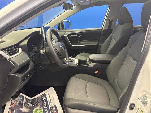 Used 2024 Toyota RAV4 XLE w/ Convenience Package AWD/4WD image 12