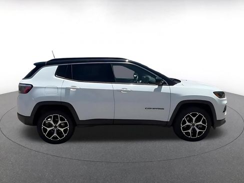 Used 2025 Jeep Compass Limited AWD/4WD image 15