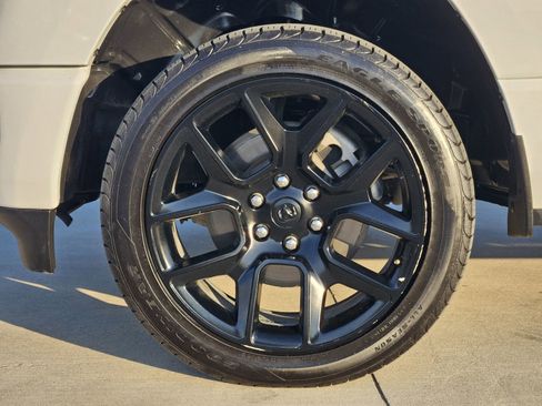 Used 2023 RAM 1500 Laramie image 12