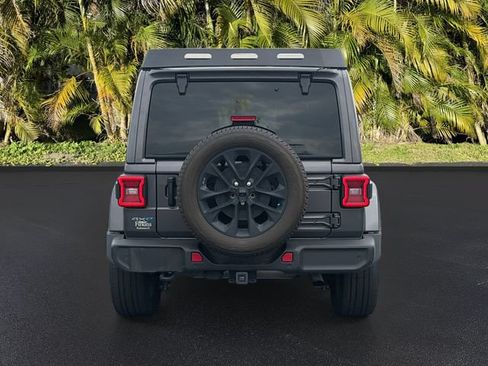 Used 2021 Jeep Wrangler Unlimited Sahara w/ Cold Weather Group AWD/4WD image 7