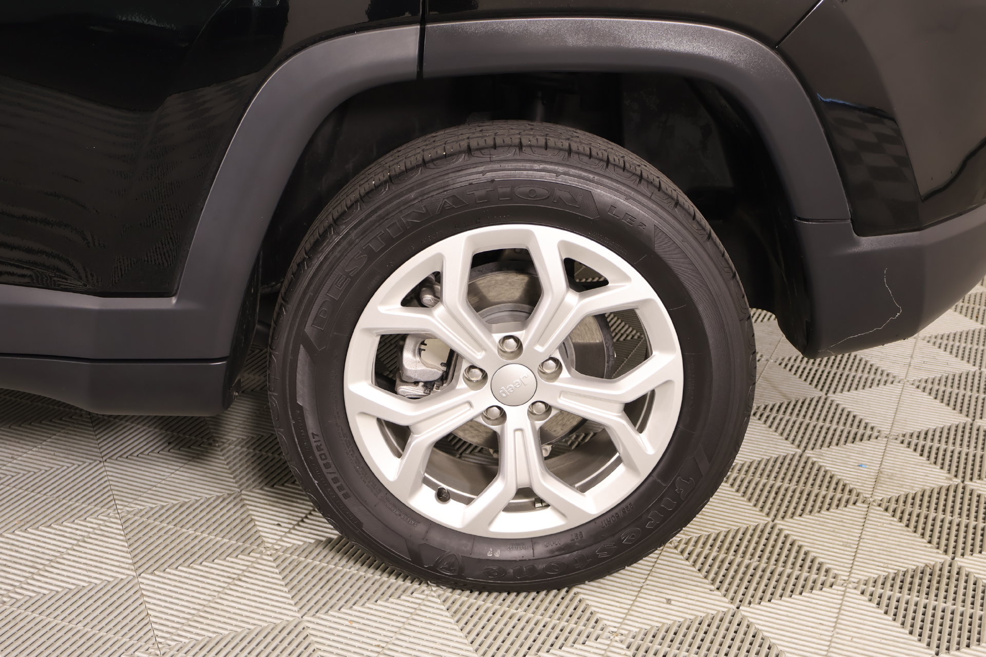 Used 2024 Jeep Compass Latitude AWD/4WD image 17