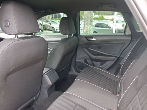 Used 2023 Volkswagen Jetta Sport image 6