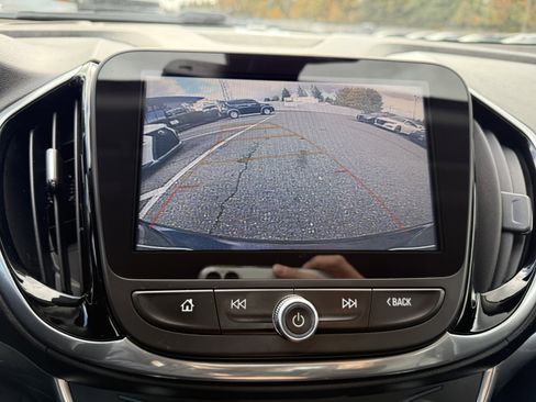 Used 2018 Chevrolet Volt Premier w/ Driver Confidence Package image 24