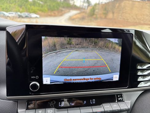 Used 2025 Toyota Camry LE FWD image 29