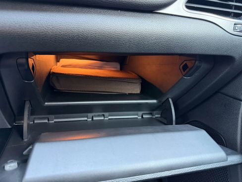 Used 2019 Jeep Cherokee Limited image 31