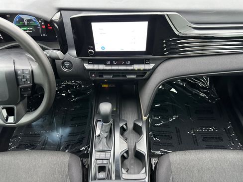 Used 2025 Toyota Camry LE FWD image 22
