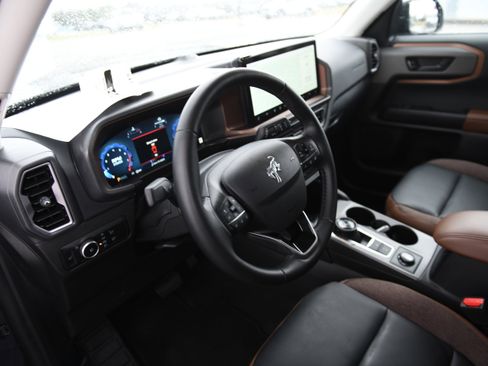 Used 2025 Ford Bronco Sport Outer Banks w/ Outer Banks Tech Package+ image 19