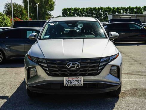 Used 2023 Hyundai Tucson SE image 2