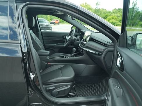 New 2026 Jeep Compass Trailhawk w/ Sun, Sound & Navigation Group AWD/4WD image 19