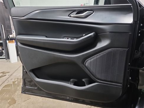 Used 2024 Jeep Grand Cherokee Altitude image 27