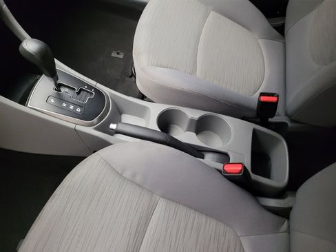 Used 2017 Hyundai Accent SE FWD image 26