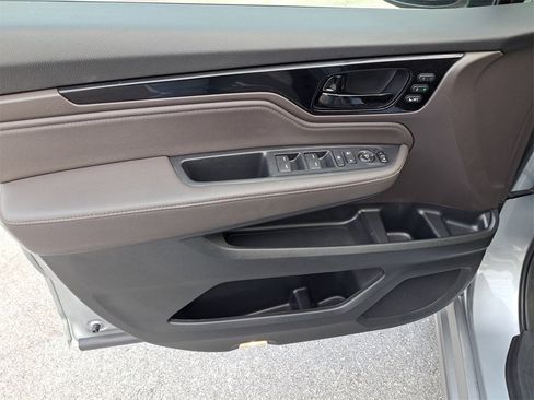 Used 2023 Honda Odyssey Touring image 16