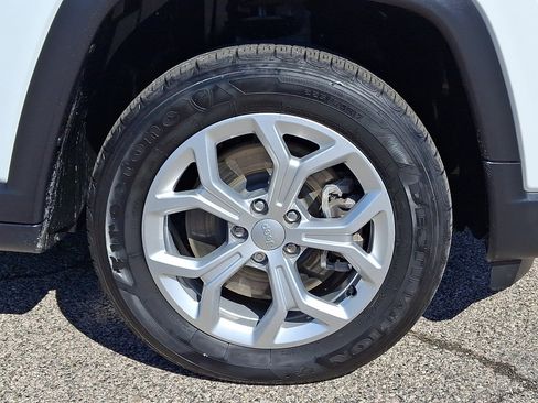 Used 2024 Jeep Compass Sport image 8