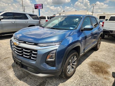 Used 2026 Chevrolet Equinox LT FWD image 3