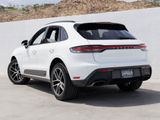Certified 2022 Porsche Macan image 3