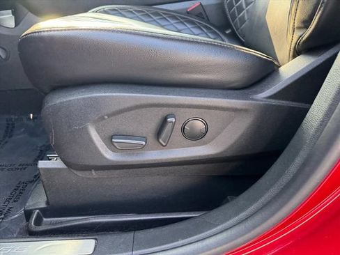 Used 2024 Ford Edge Titanium AWD/4WD image 16