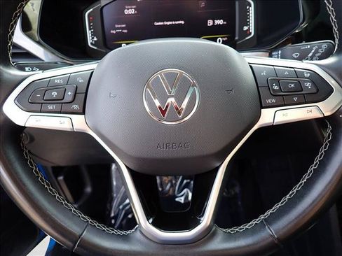 Used 2022 Volkswagen Taos SEL w/ Panoramic Sunroof Package AWD/4WD image 16