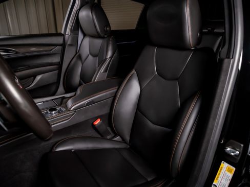 Used 2024 Cadillac CT5 V w/ LPO, ONYX Package image 4