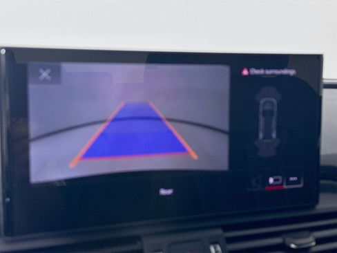 Used 2024 Audi Q5 2.0T Premium image 14