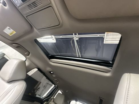 Used 2023 Honda Odyssey EX-L image 17