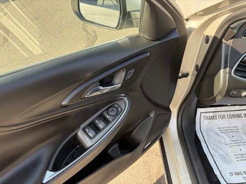 Used 2016 Chevrolet Malibu LT w/ Leather Package FWD image 14