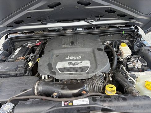 Used 2014 Jeep Wrangler Unlimited Sport w/ Quick Order Package 23S AWD/4WD image 22