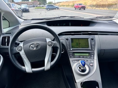 Used 2011 Toyota Prius Four w/ Navigation Pkg FWD image 7