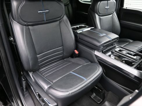 Used 2025 Ford F150 Platinum w/ FX4 Off-Road Package image 41