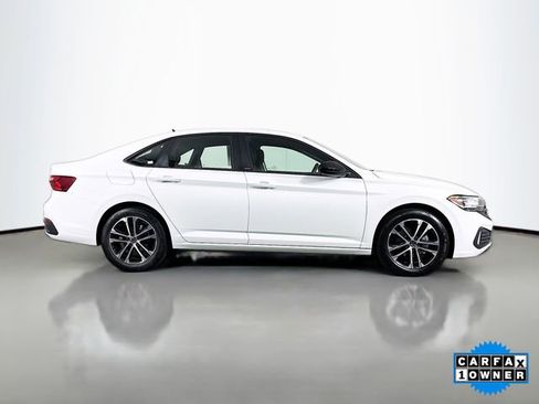 Certified 2024 Volkswagen Jetta Sport image 8