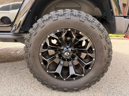 Used 2014 Jeep Wrangler Unlimited Rubicon AWD/4WD image 35