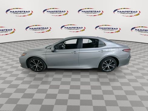 Used 2019 Toyota Camry SE w/ Convenience Package FWD image 5