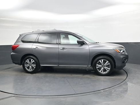 Used 2019 Nissan Pathfinder SL image 3