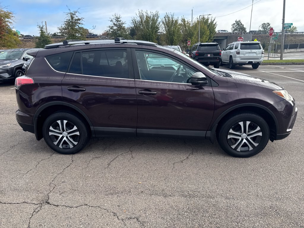 Used 2017 Toyota RAV4 LE w/ Carpet Mat Package AWD/4WD image 9