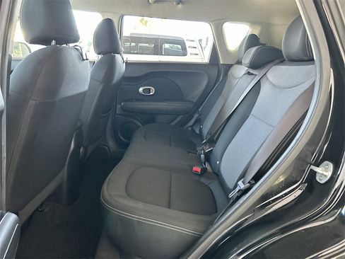 Used 2017 Kia Soul + image 30