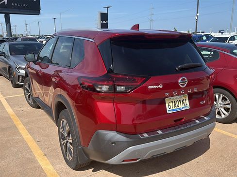 Used 2021 Nissan Rogue SV w/ Premium Package FWD image 12