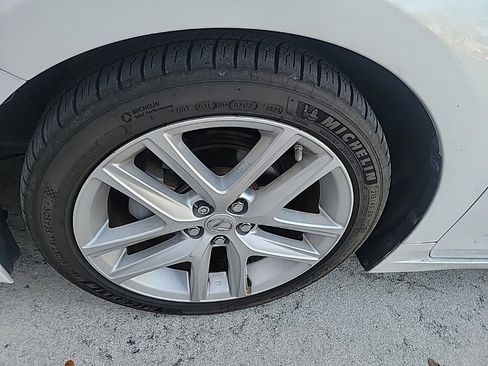 Used 2015 Lexus CT 200h image 7