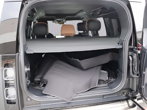 Certified 2025 Land Rover Defender 110 X AWD/4WD image 15
