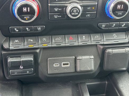 Used 2021 GMC Sierra 1500 AT4 w/ AT4 Value Package image 30