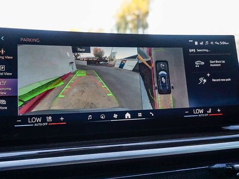 Used 2024 BMW X7 xDrive40i w/ Premium Package image 25