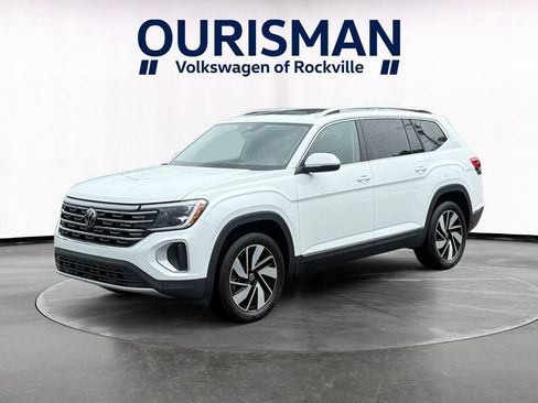 Used 2024 Volkswagen Atlas SEL AWD/4WD image 2