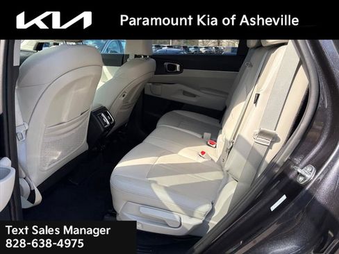 Used 2025 Kia Sorento S w/ Panoramic Sunroof Package image 23