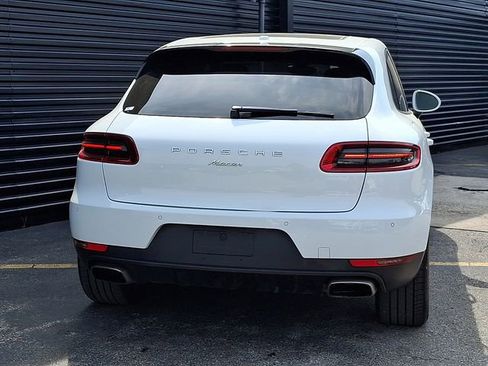 Certified 2017 Porsche Macan image 6