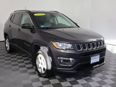 Used 2019 Jeep Compass Latitude w/ Popular Equipment Group image 1