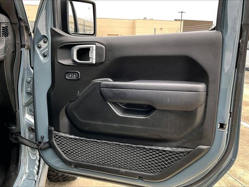 Used 2024 Jeep Gladiator Rubicon w/ Safety Group AWD/4WD image 21