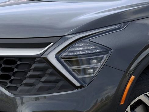 Used 2025 Kia Sportage LX image 10