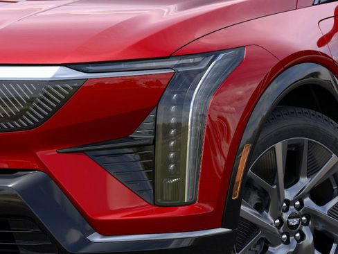 New 2026 Cadillac Optiq Luxury 1 image 10