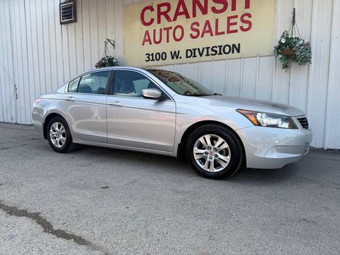 Used 2009 Honda Accord LX-P image 2